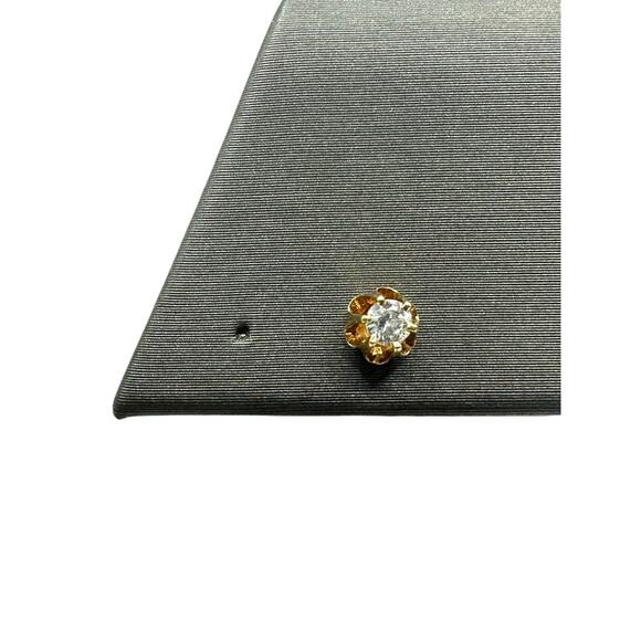 14k Yellow Gold Buttercup .15cttw Diamond Stud Earrings (13372) - Picture 6 of 7